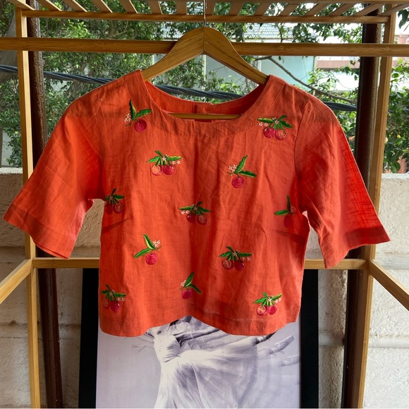 Embroidered crop Top. Size- XS (Fit S too) - Picture 3 of 7